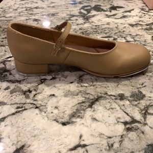 Bloch tan tap shoes